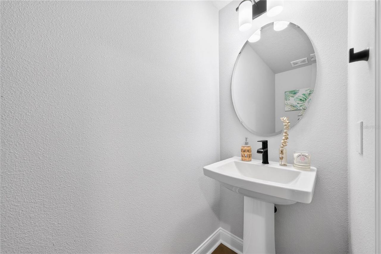 1745 Hour Glass Drive, Orlando, FL 32806 Photo