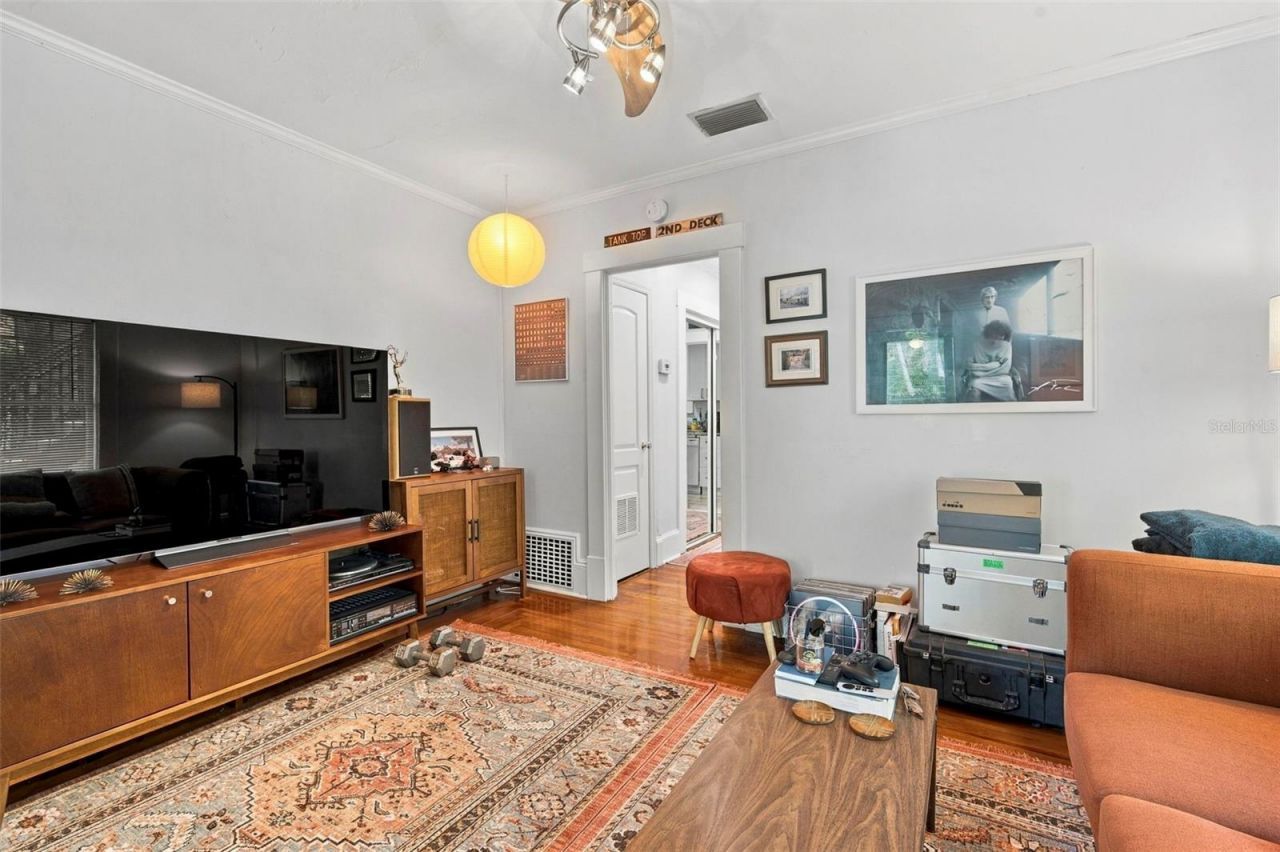 406 10th Avenue Ne, Saint Petersburg, FL 33701 Photo