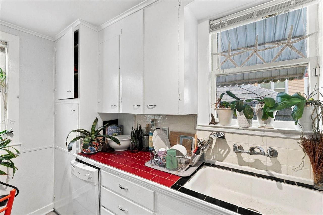 406 10th Avenue Ne, Saint Petersburg, FL 33701 Photo