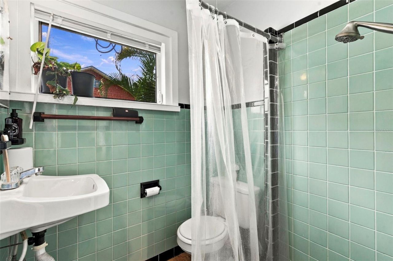 406 10th Avenue Ne, Saint Petersburg, FL 33701 Photo