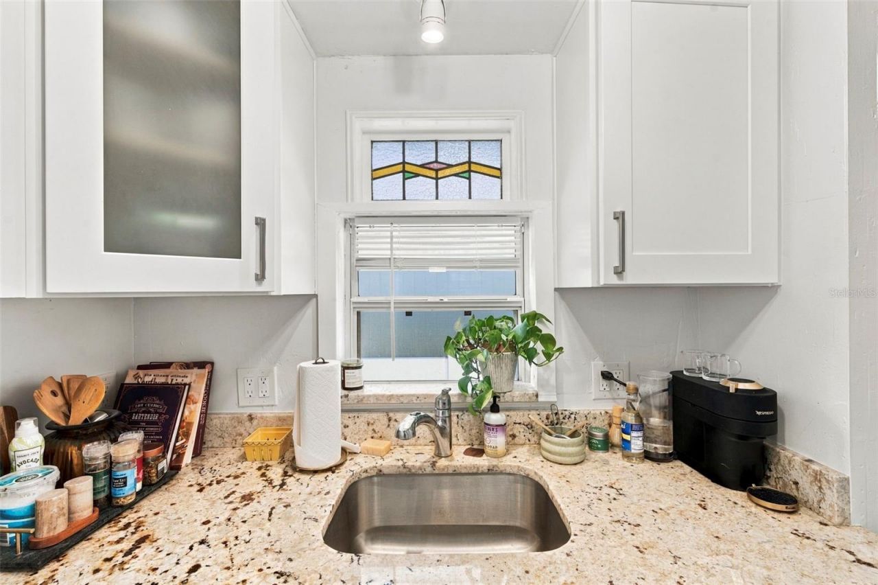 406 10th Avenue Ne, Saint Petersburg, FL 33701 Photo