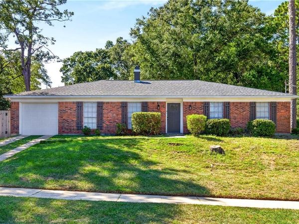 2322 Greenleaf Court, Mobile, AL 36693