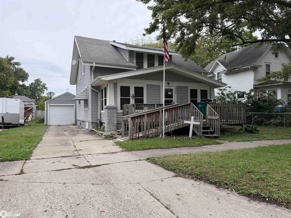 1009 Division Street, Webster City, IA 50595
