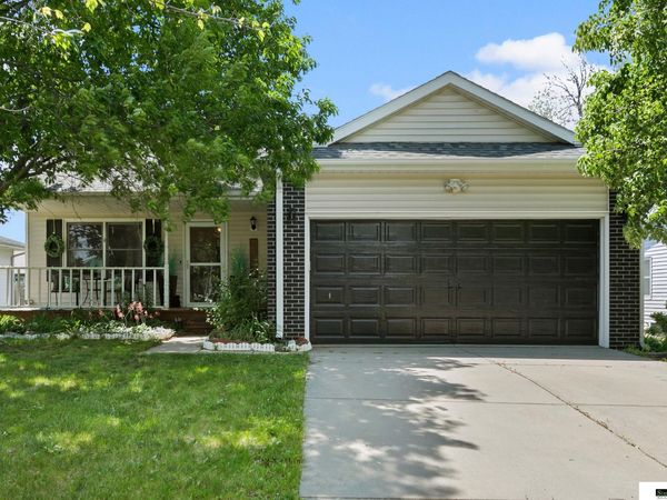 1331 SW 24Th Street, Lincoln, NE 68522