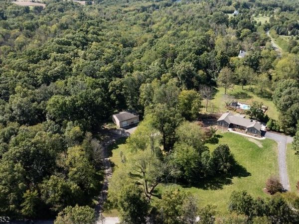 5 Alice Ct, Blairstown, NJ 07825