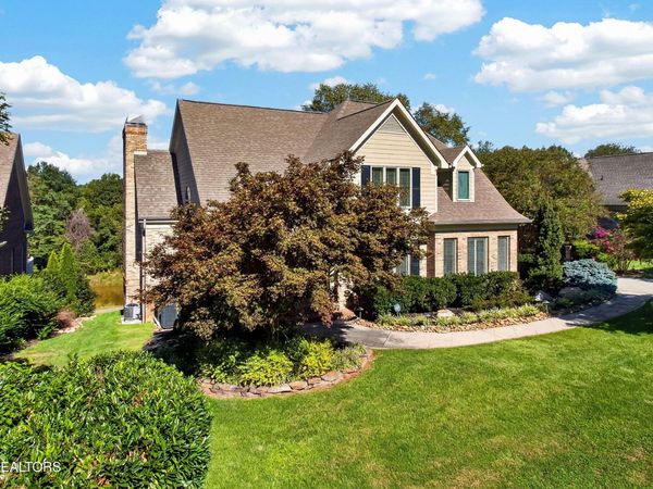 9048 Legends Lake Lane, Knoxville, TN 37922