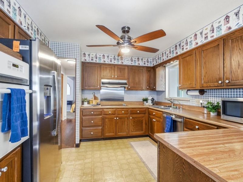 1210 Thurnridge Drive, Reading, OH 45215 Photo 13