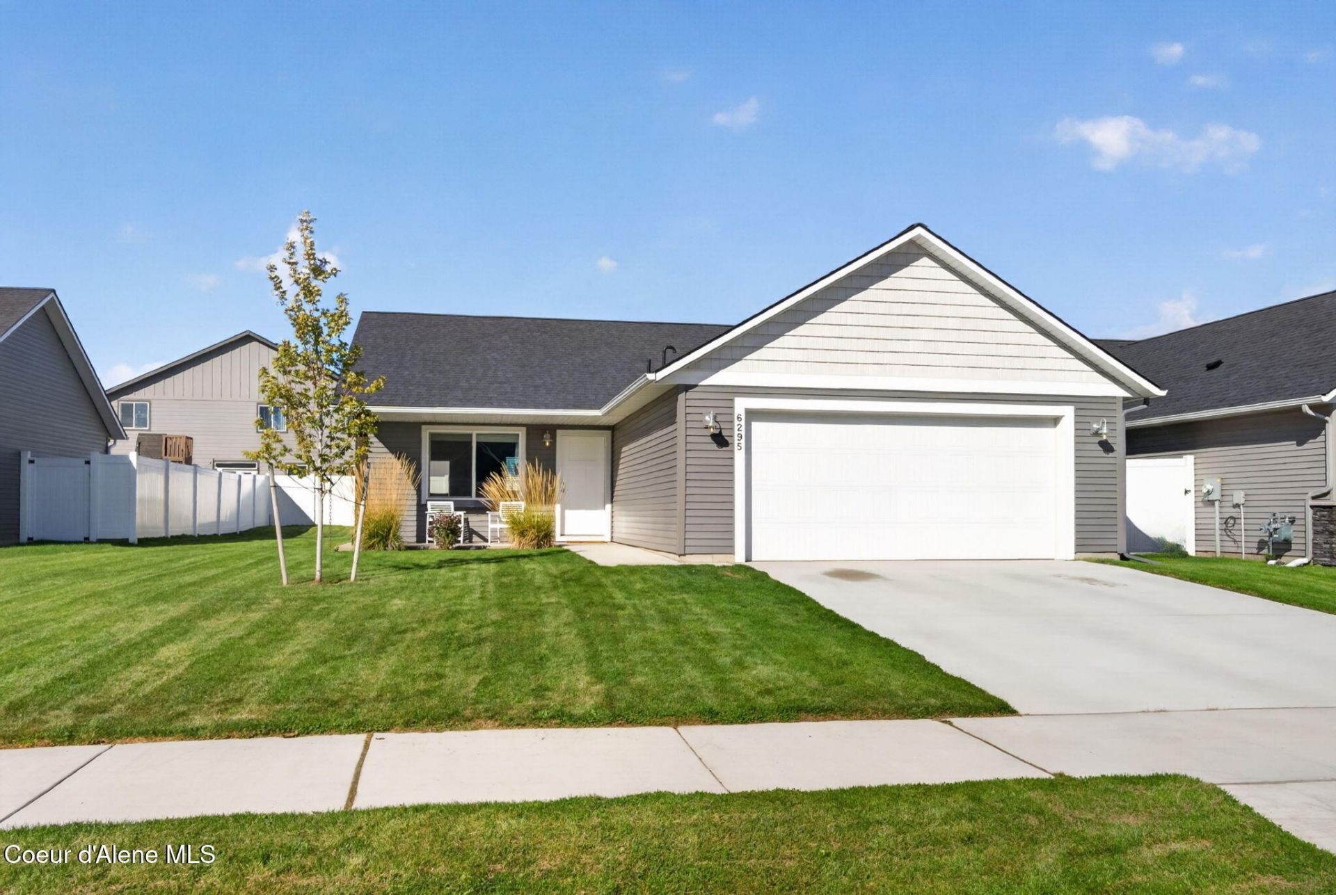 6295 W Bowmore Ln, Rathdrum, ID 83858 Main Photo