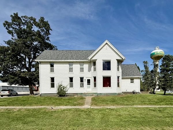 400 N School Street , Atkinson, IL 61235