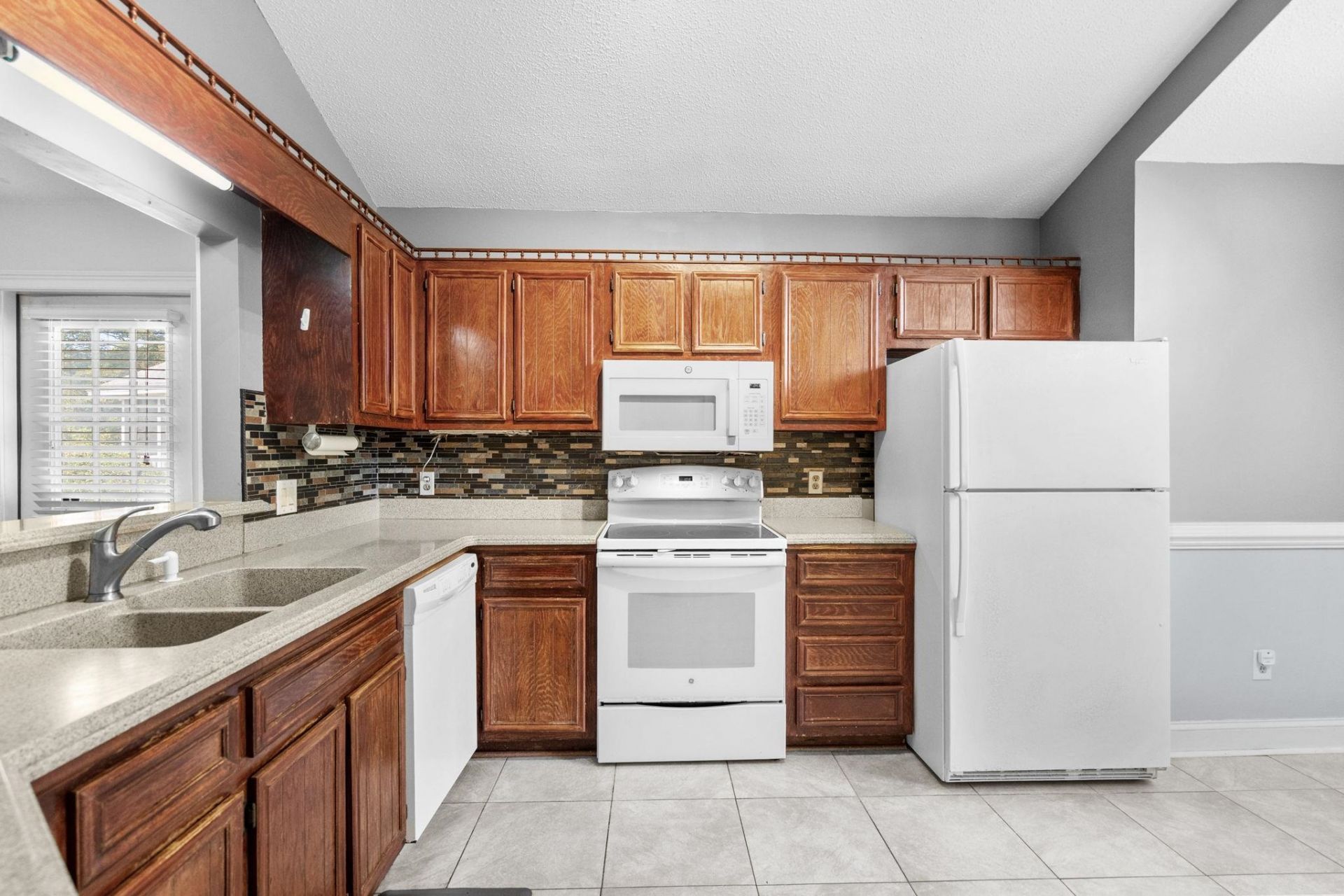 910 Knoll Dr. Photo 10