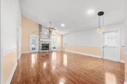 910 Knoll Dr. photo 4