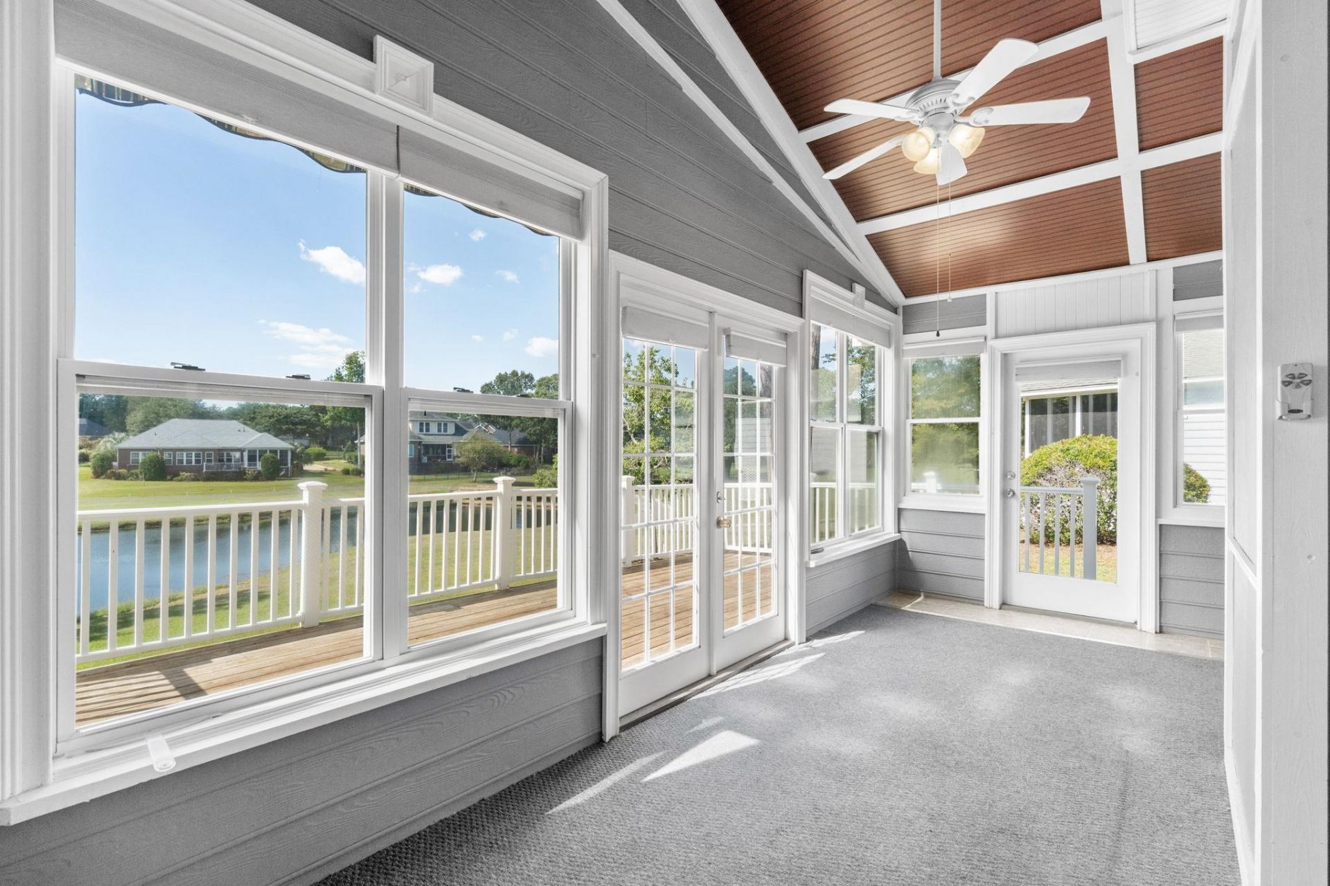 910 Knoll Dr. Photo 32