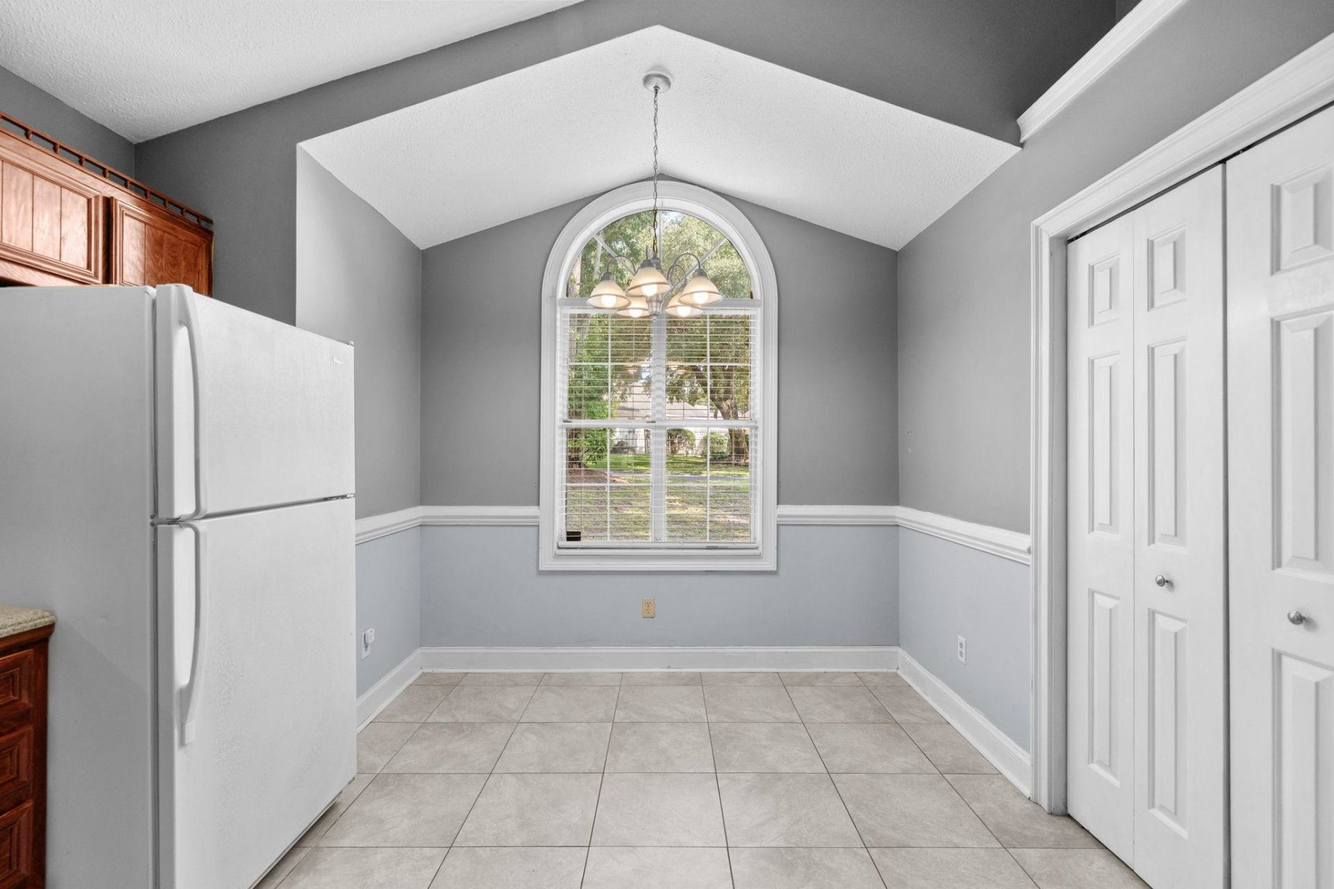 910 Knoll Dr. Photo 6