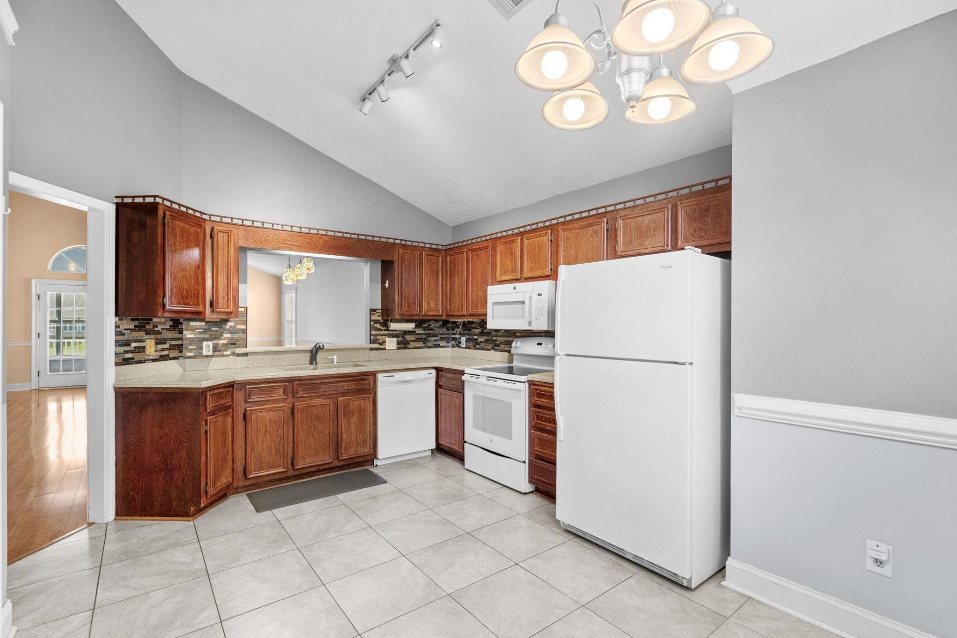 910 Knoll Dr. Photo 7