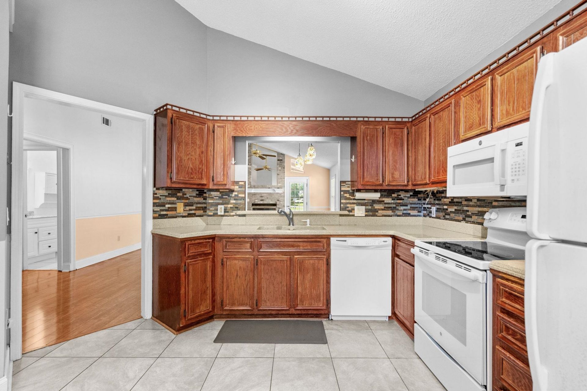 910 Knoll Dr. Photo 8