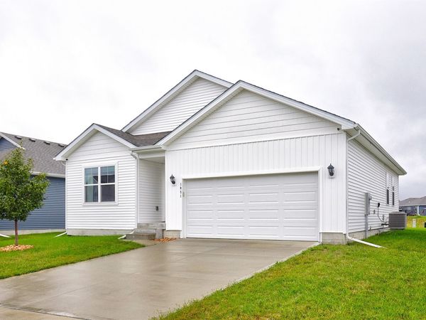 1051 35th Street SW, Altoona, IA 50009