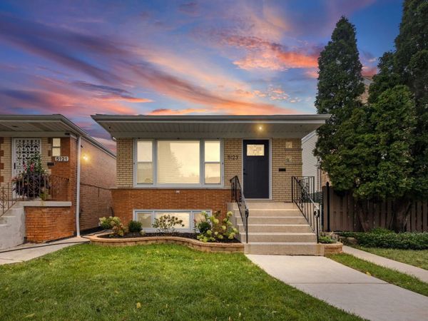 5123 S Lotus Avenue , Chicago, IL 60638