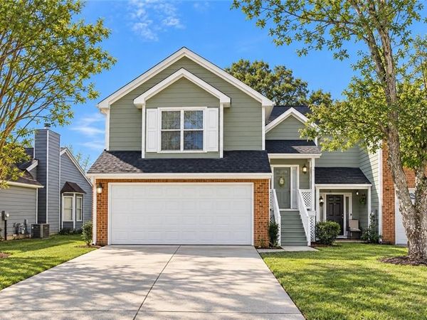 7953 Woodlake Drive , Riverdale, GA 30274