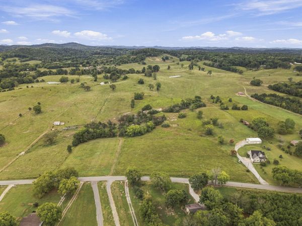 6 Cedar Bluff Rd , Lebanon, TN 37087