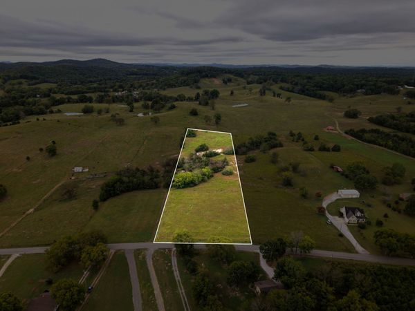 7 Cedar Bluff Rd , Lebanon, TN 37087