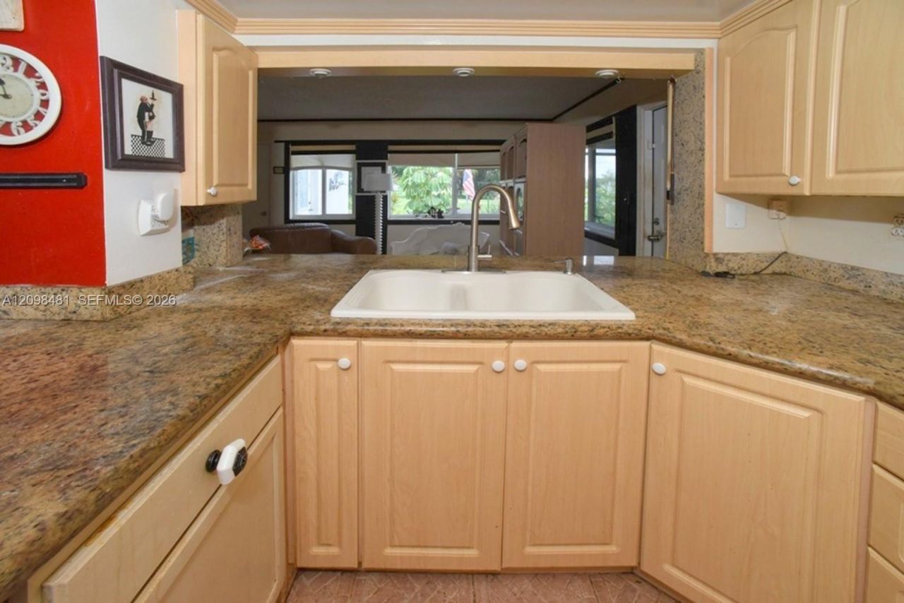 4505 NW 43rd Ter, Tamarac, FL 33319 Photo