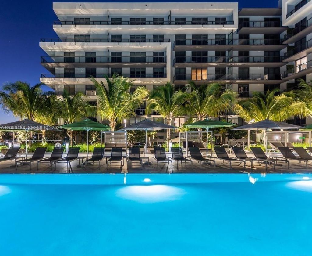 2960 NE 207th St, Unit 502, Aventura, FL 33180 Photo