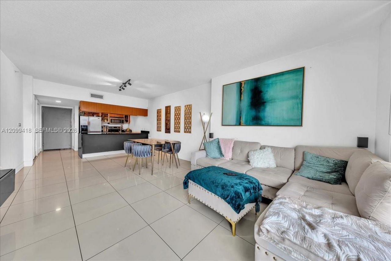 1750 N Bayshore Dr , Unit 2510, Miami, FL 33132 Photo