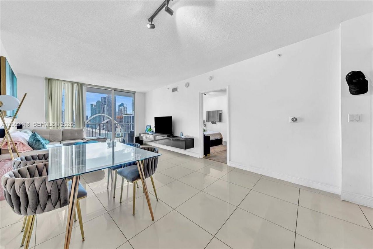 1750 N Bayshore Dr , Unit 2510, Miami, FL 33132 Photo