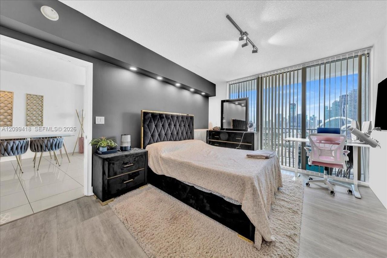 1750 N Bayshore Dr , Unit 2510, Miami, FL 33132 Photo