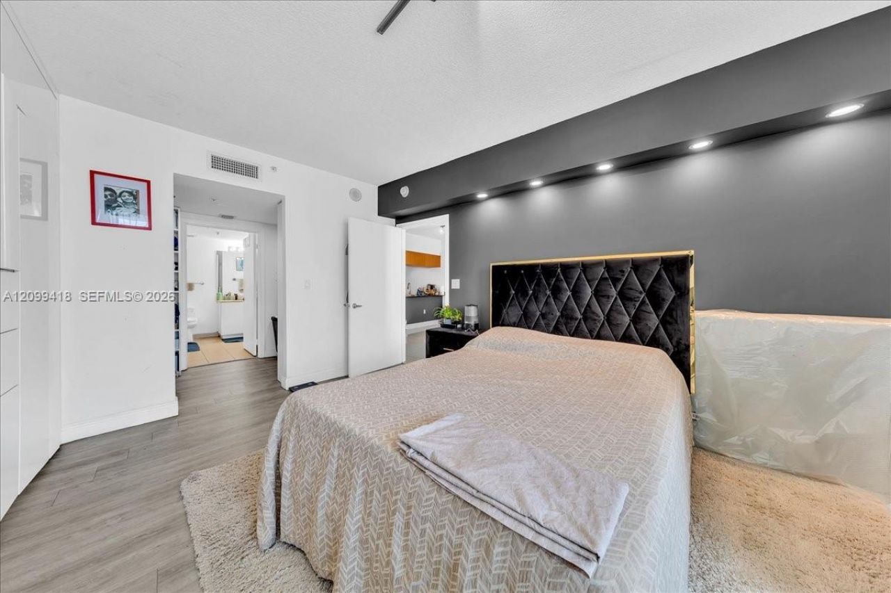 1750 N Bayshore Dr , Unit 2510, Miami, FL 33132 Photo