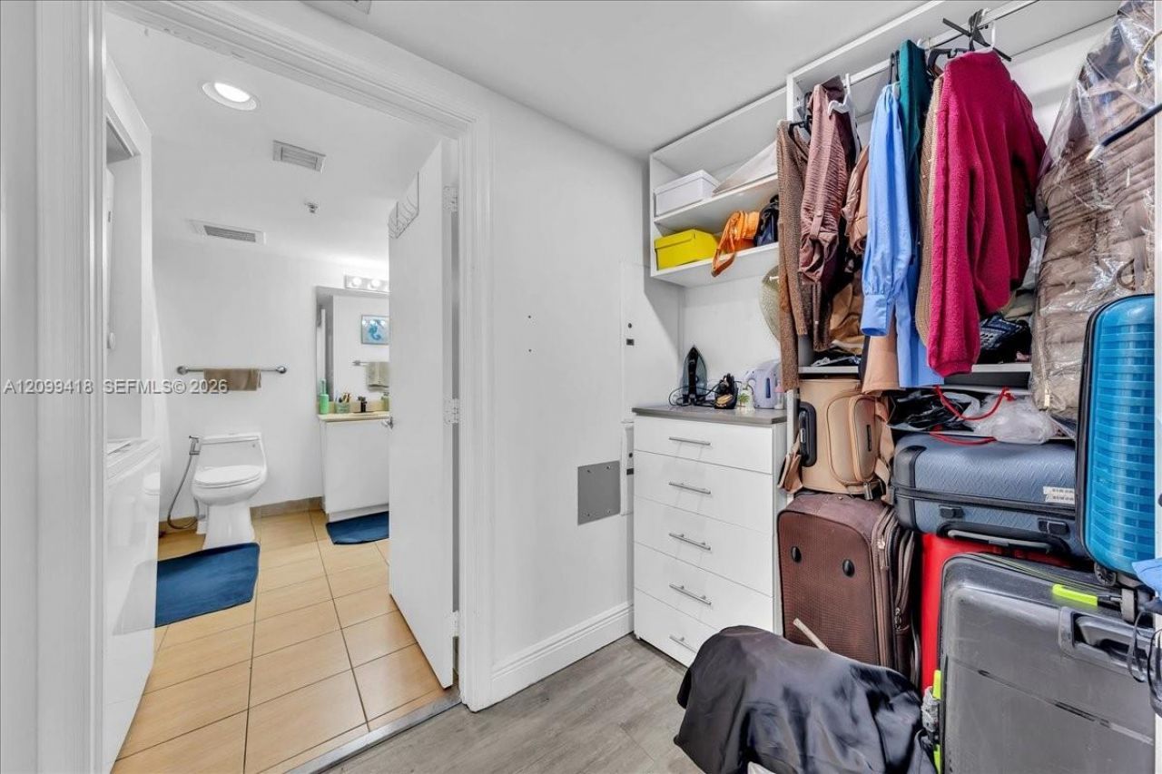 1750 N Bayshore Dr , Unit 2510, Miami, FL 33132 Photo