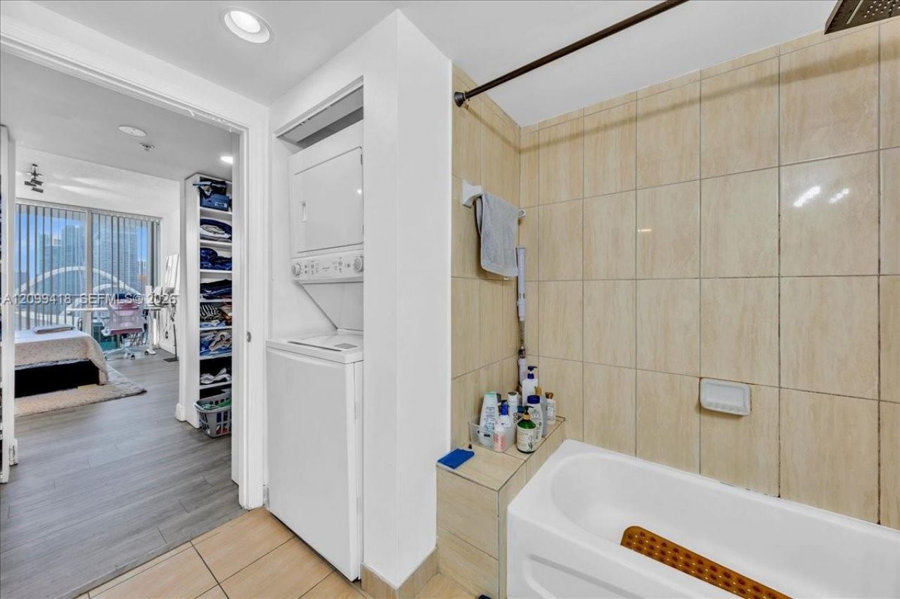 1750 N Bayshore Dr , Unit 2510, Miami, FL 33132 Photo