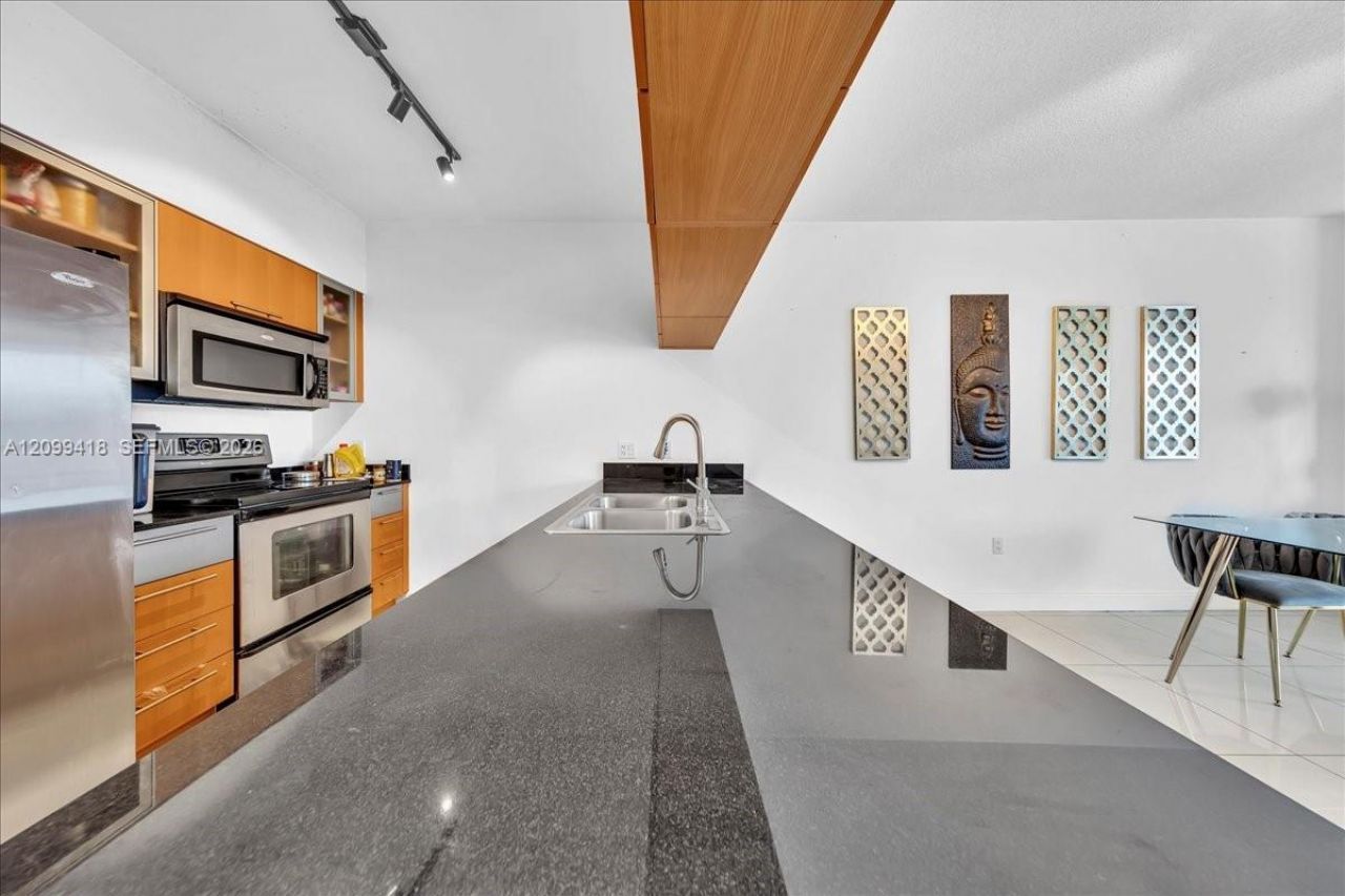 1750 N Bayshore Dr , Unit 2510, Miami, FL 33132 Photo