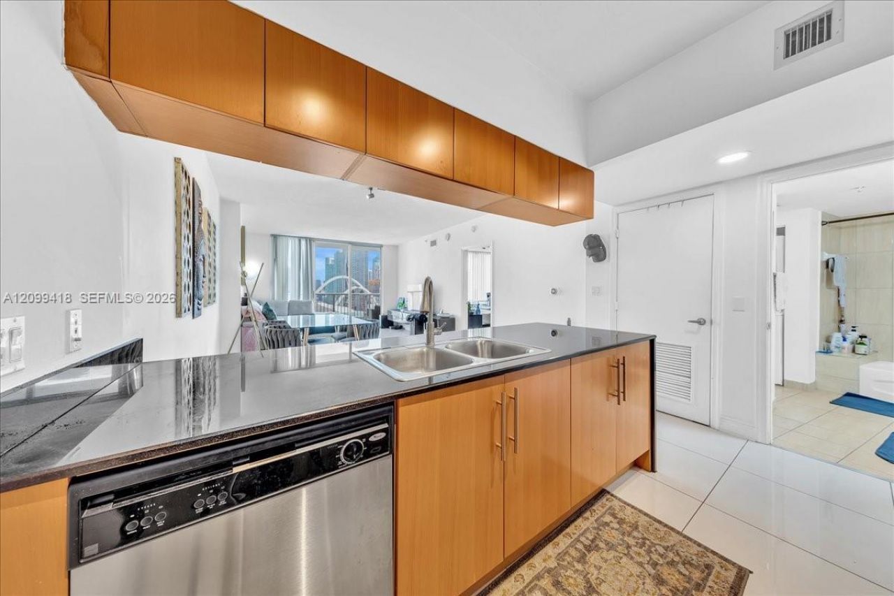 1750 N Bayshore Dr , Unit 2510, Miami, FL 33132 Photo