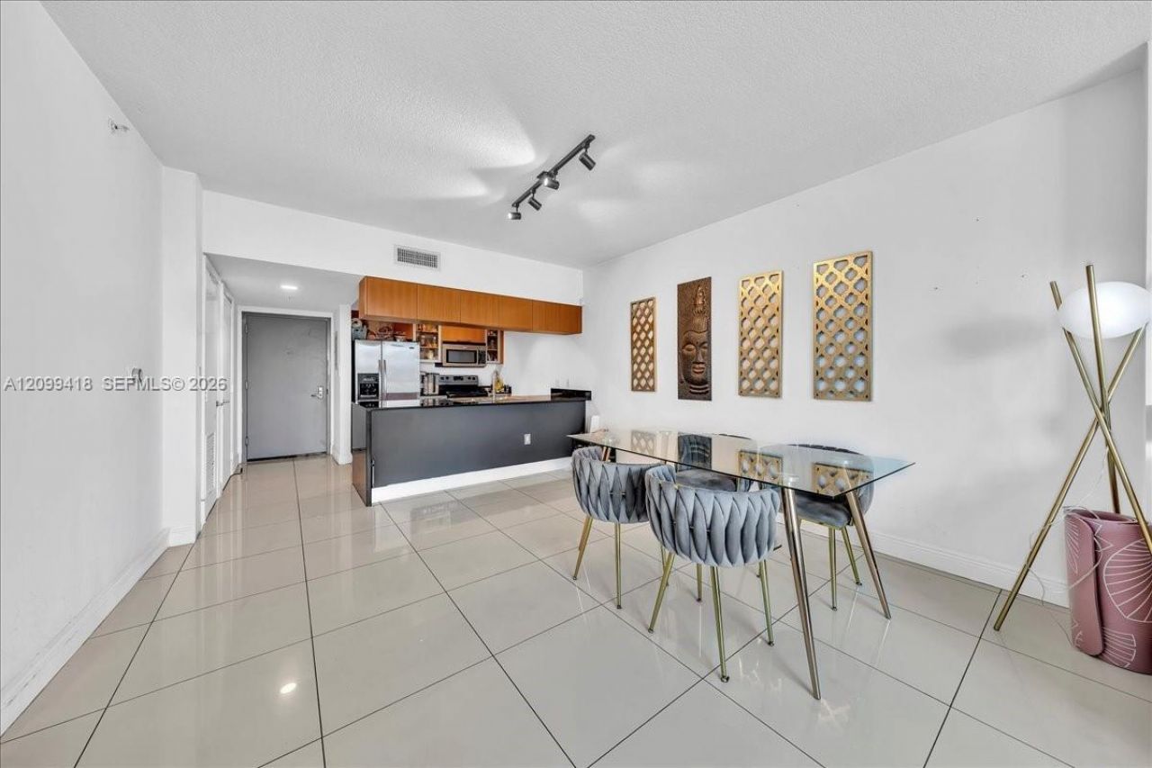 1750 N Bayshore Dr , Unit 2510, Miami, FL 33132 Photo