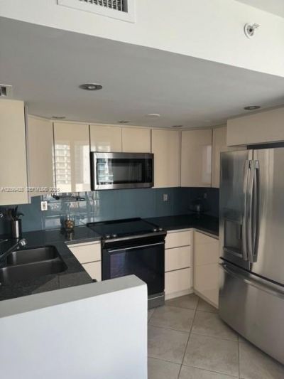 1621 Bay Rd , Unit 708, Miami Beach, FL 33139 Photo