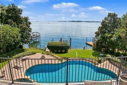 210 Lake Vista Drive  photo 4
