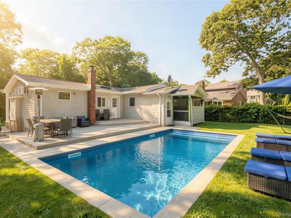 19 Lakewood Avenue , East Quogue, NY 11942