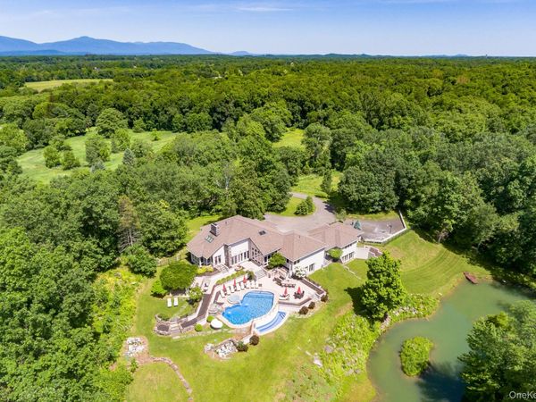 7030 Route 9 , Rhinebeck, NY 12572