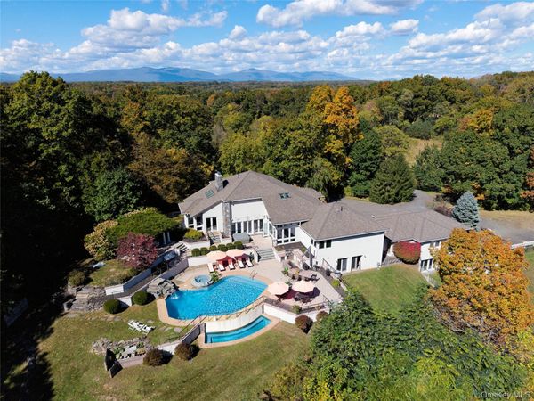 7030 Route 9 , Rhinebeck, NY 12572