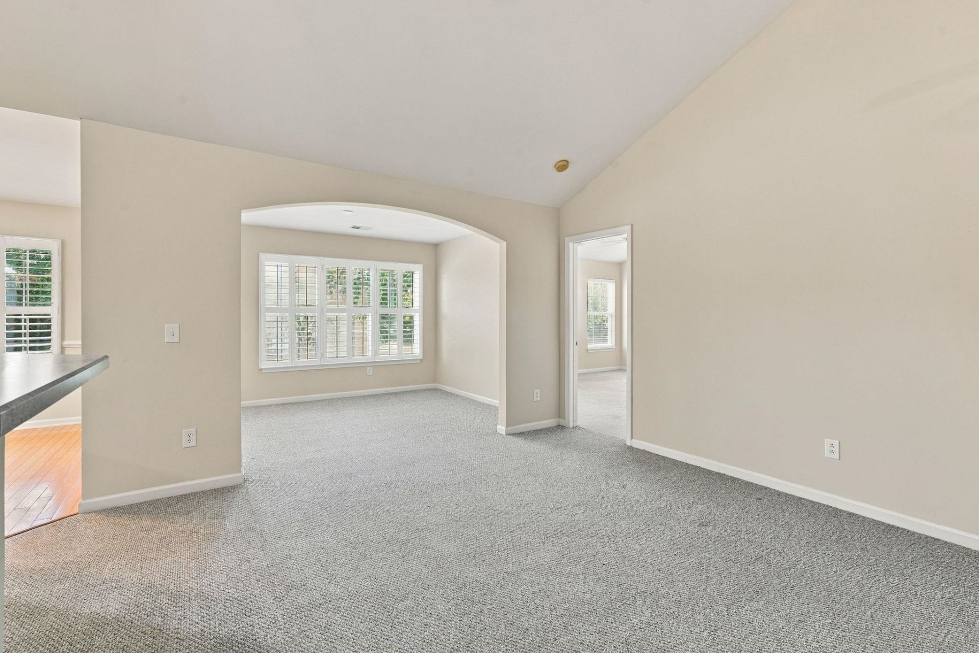 322 Whitchurch St. Photo 26
