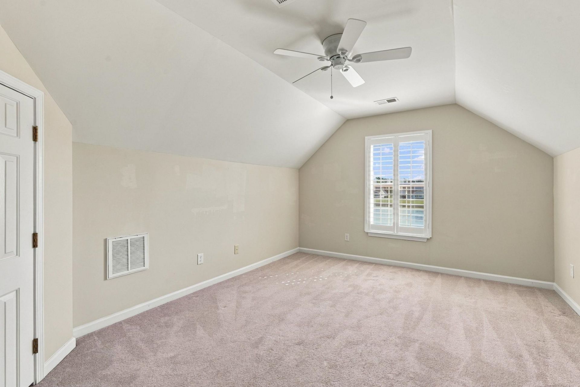 322 Whitchurch St. Photo 28