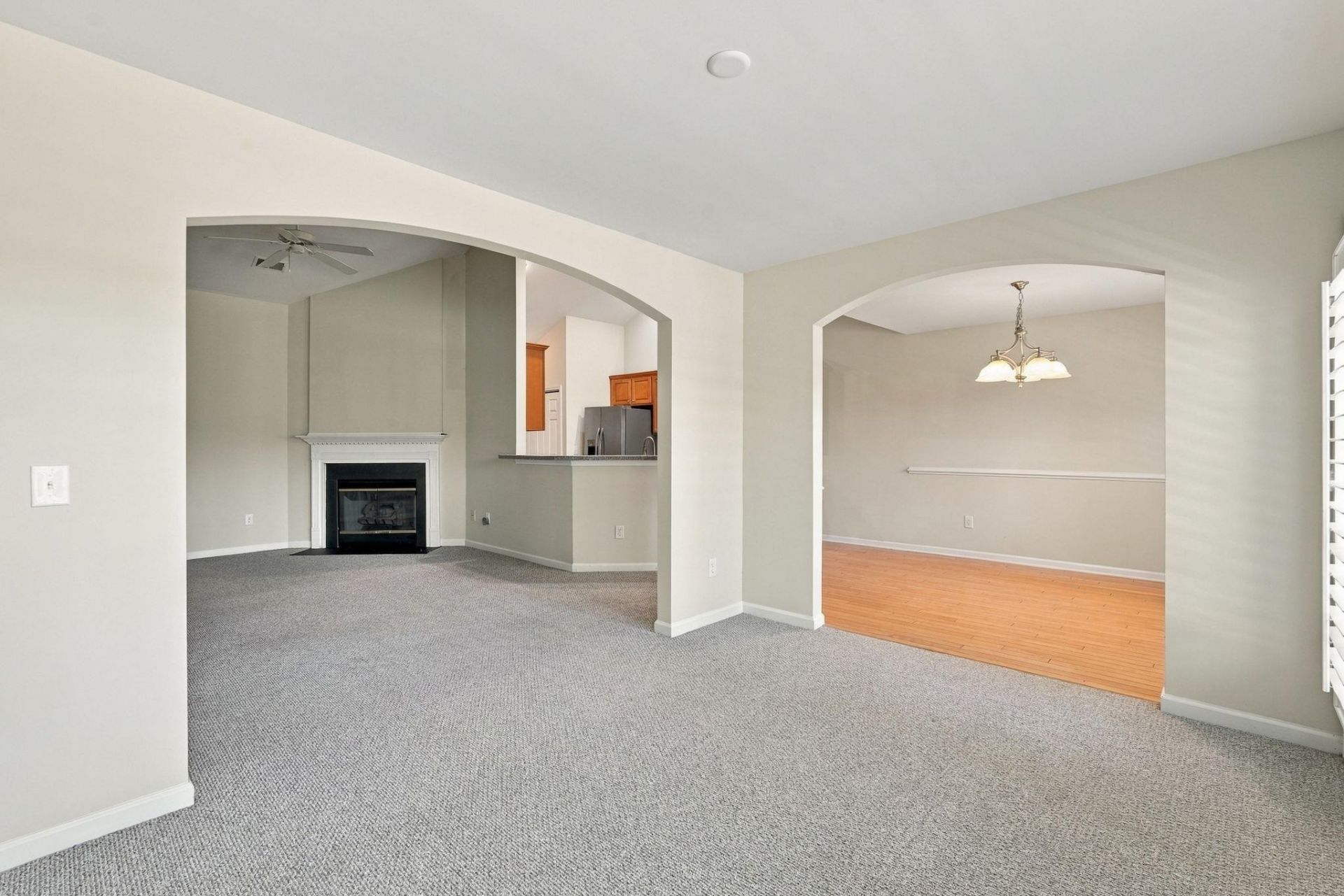 322 Whitchurch St. Photo 6