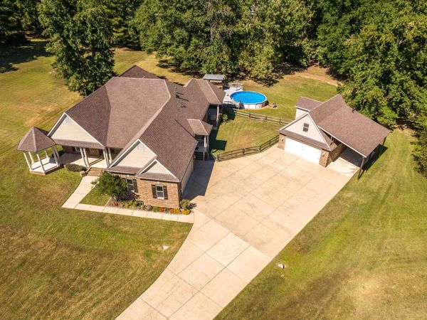 195 WOODWIND CV, Eads, TN 38028