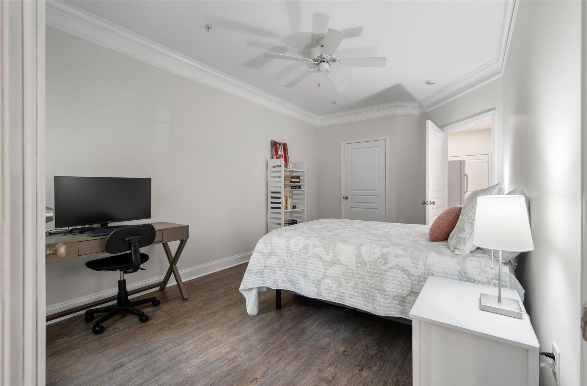 1808 Basildon Road Photo 22