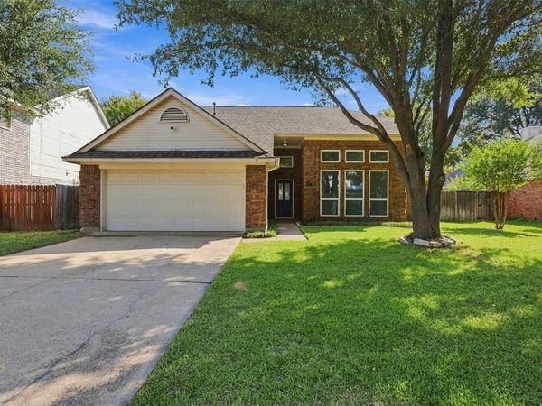 4368 Carolina Street , Grand Prairie, TX 75052