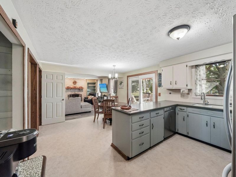 2337 Reno Drive NE, Louisville, OH 44641 Photo 11