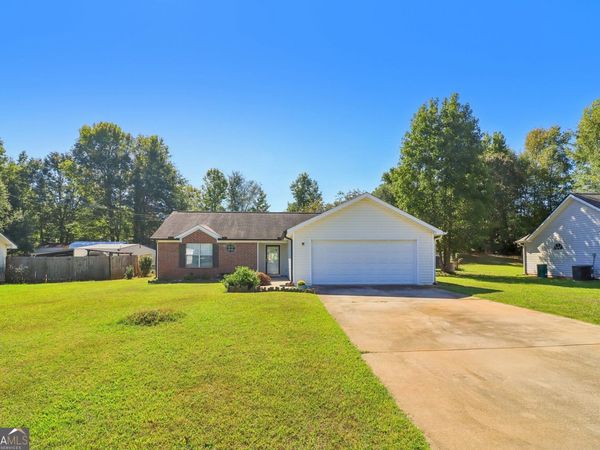 22 Canterbury Drive, Grantville, GA 30220
