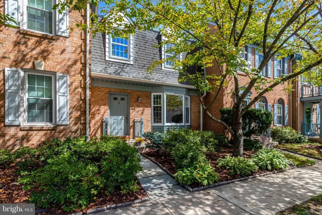 5928 Wescott Hills Way, Alexandria, VA 22315 Main Photo
