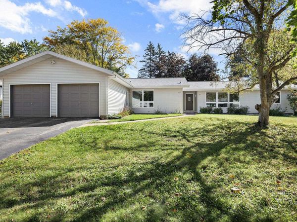 2109-2111 Adderbury Circle, Madison, WI 53711